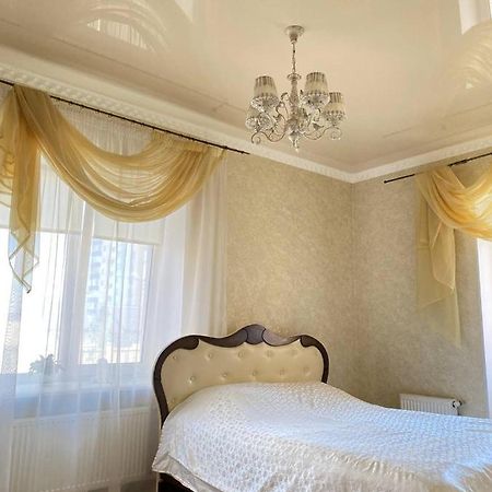 Apartments Koryatovichi Street Камианец-Подилский Екстериор снимка