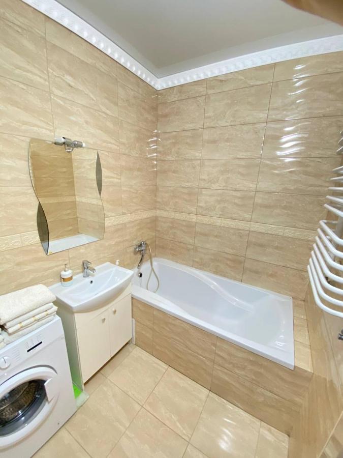 Apartments Koryatovichi Street Камианец-Подилский Екстериор снимка