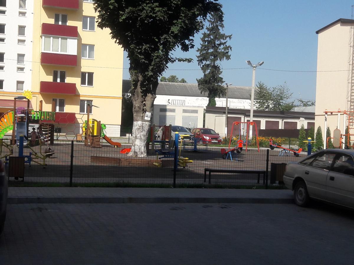 Apartments Koryatovichi Street Камианец-Подилский Екстериор снимка